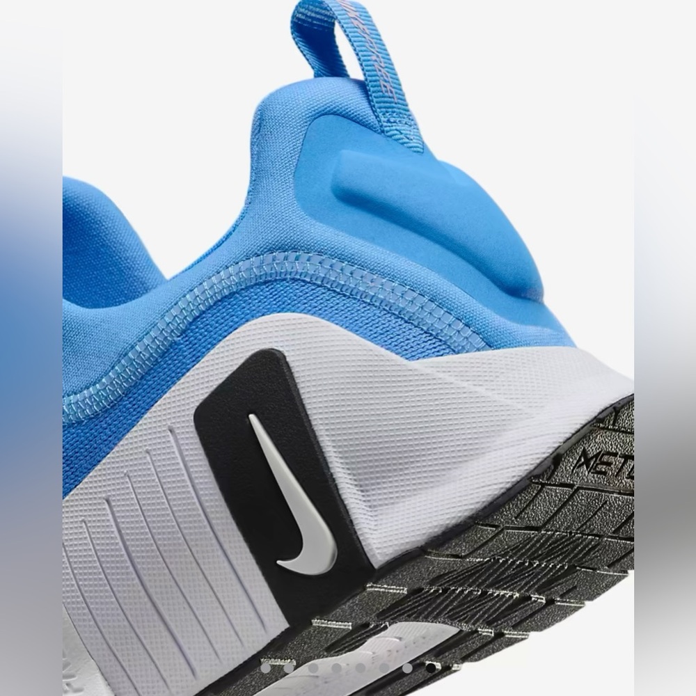Nike Women's Athletic Shoes in Light Blue and White - Picture 7 of 13